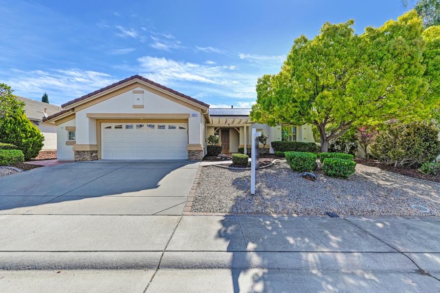 Detail Gallery Image 3 of 45 For 1817 Barn Valley Ln, Lincoln,  CA 95648 - 2 Beds | 2 Baths