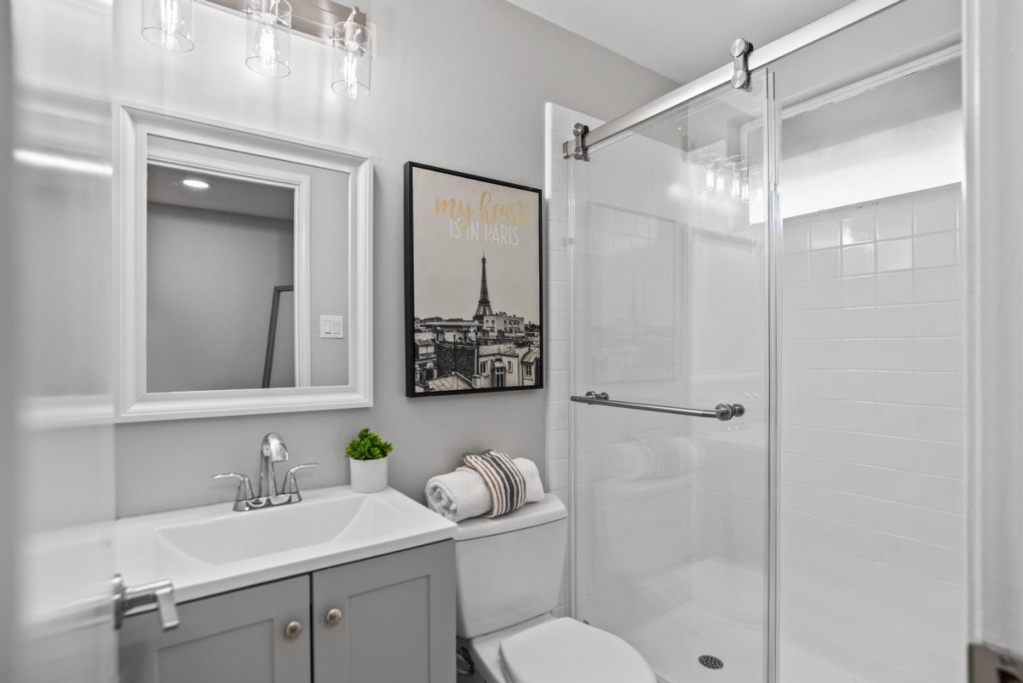 Detail Gallery Image 19 of 27 For 975 Durlane Ct, Sunnyvale,  CA 94087 - 4 Beds | 2 Baths