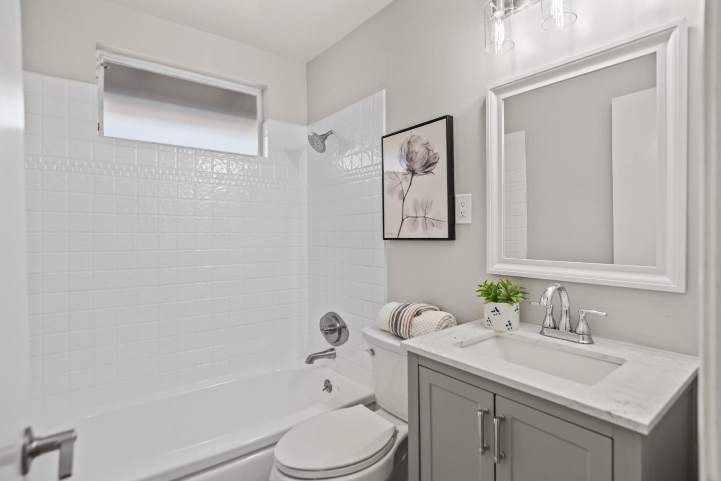 Detail Gallery Image 23 of 27 For 975 Durlane Ct, Sunnyvale,  CA 94087 - 4 Beds | 2 Baths