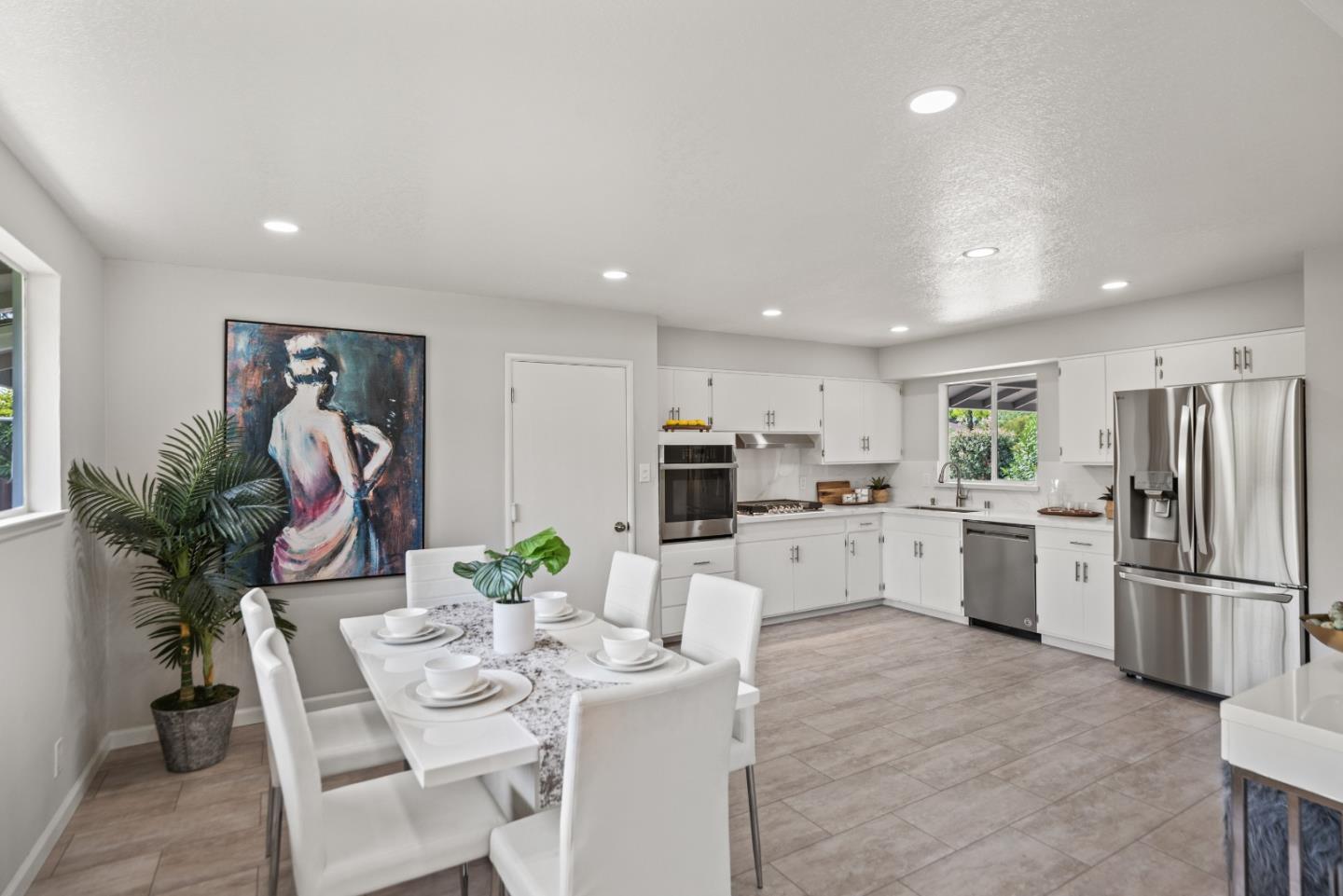 Detail Gallery Image 8 of 27 For 975 Durlane Ct, Sunnyvale,  CA 94087 - 4 Beds | 2 Baths