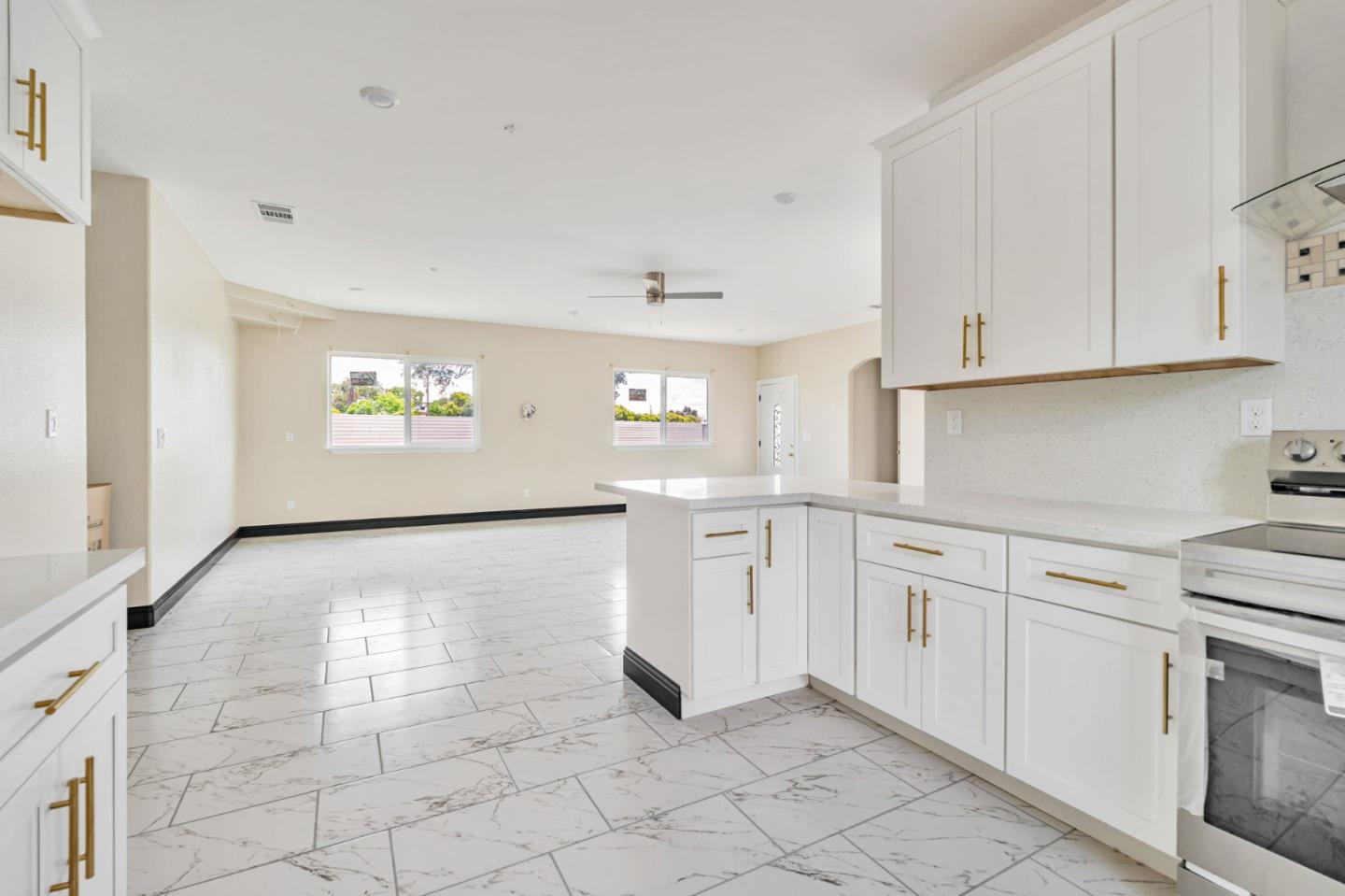 Detail Gallery Image 15 of 37 For 1072 Burkett Ave, Stockton,  CA 95205 - 4 Beds | 2 Baths