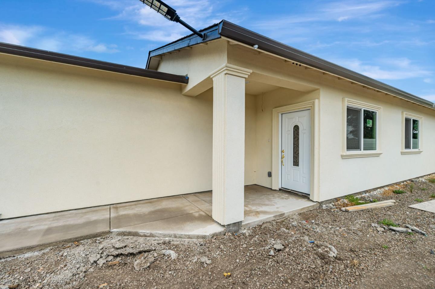 Detail Gallery Image 2 of 37 For 1072 Burkett Ave, Stockton,  CA 95205 - 4 Beds | 2 Baths