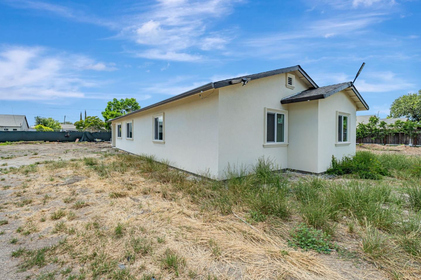 Detail Gallery Image 36 of 37 For 1072 Burkett Ave, Stockton,  CA 95205 - 4 Beds | 2 Baths