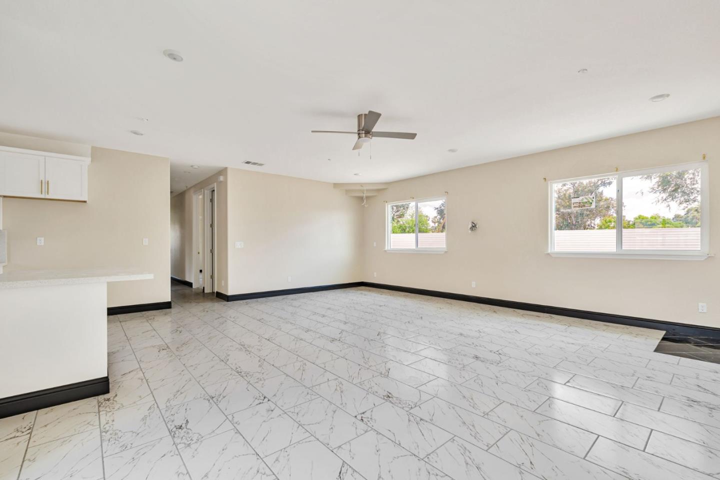 Detail Gallery Image 9 of 37 For 1072 Burkett Ave, Stockton,  CA 95205 - 4 Beds | 2 Baths
