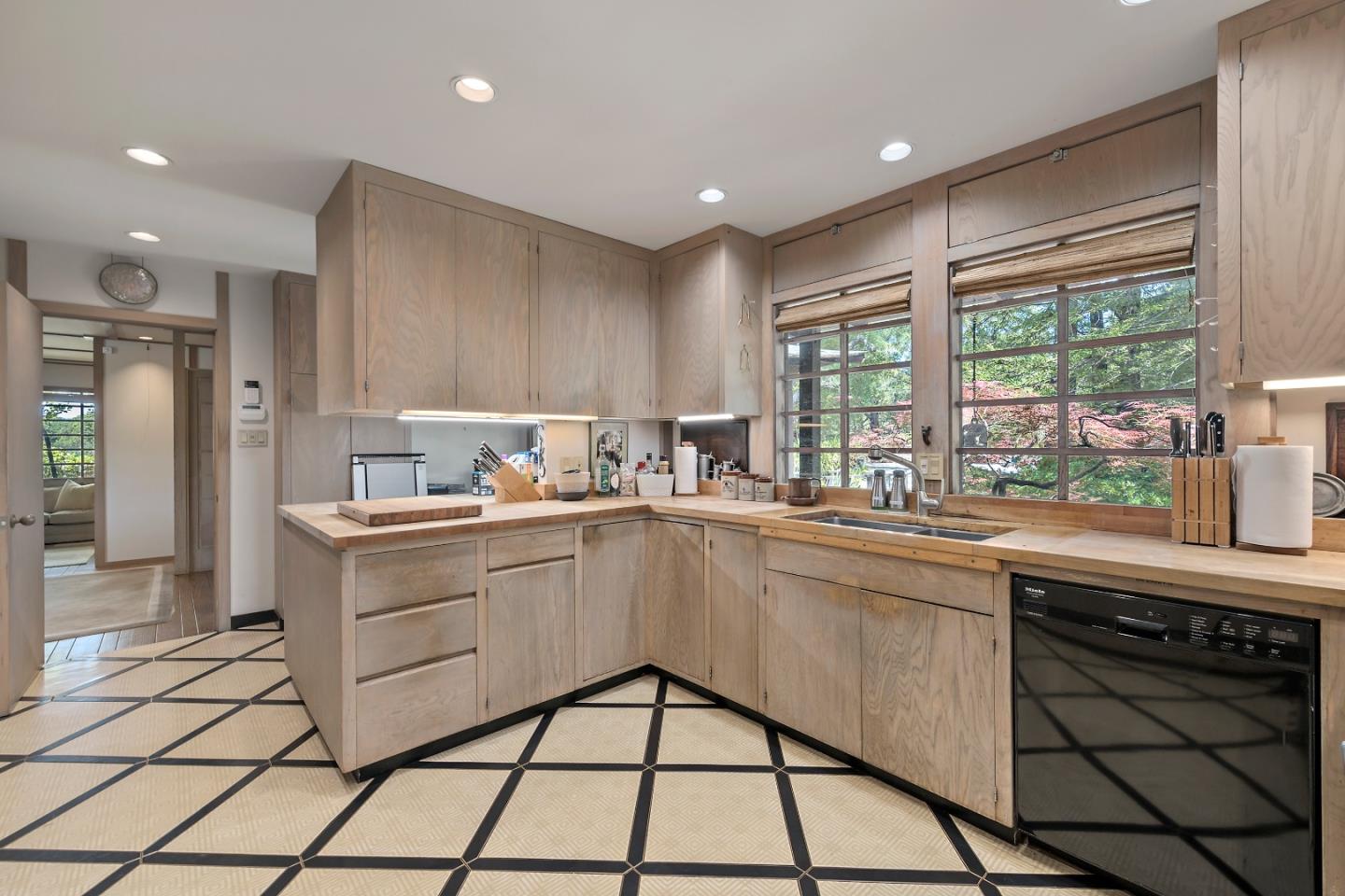 Detail Gallery Image 15 of 38 For 25 Toro Ct, Portola Valley,  CA 94028 - 3 Beds | 3 Baths
