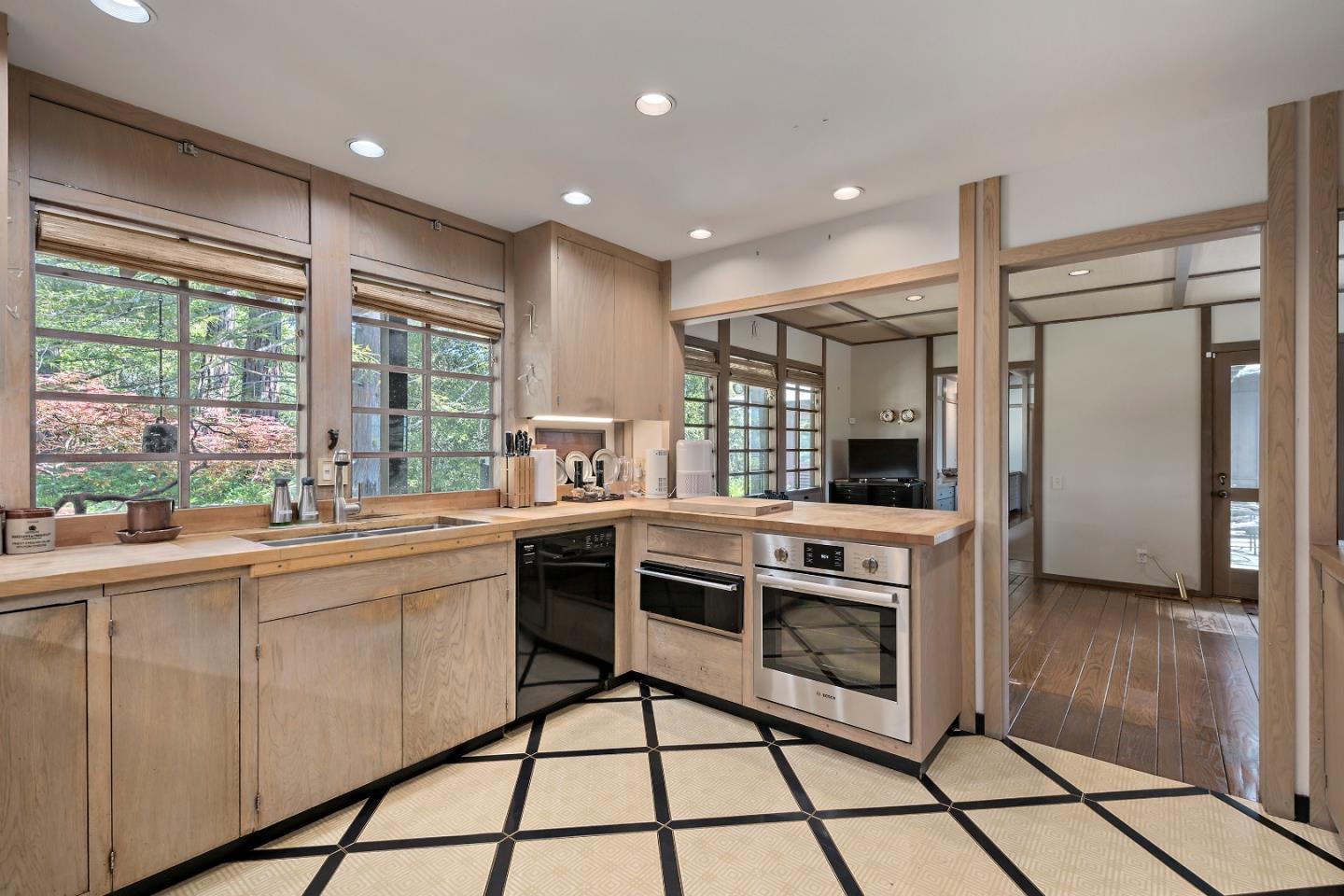 Detail Gallery Image 16 of 38 For 25 Toro Ct, Portola Valley,  CA 94028 - 3 Beds | 3 Baths