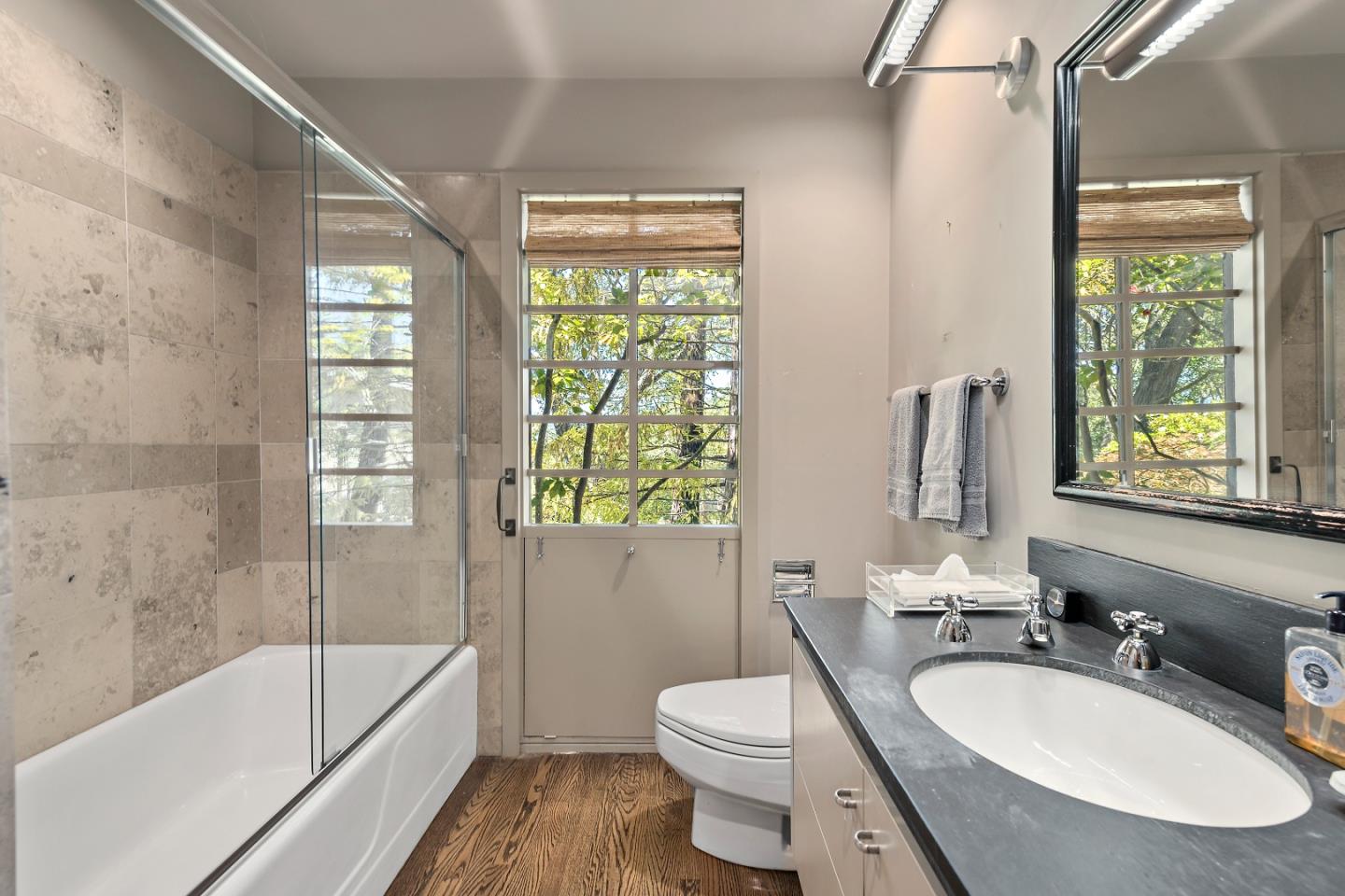 Detail Gallery Image 18 of 38 For 25 Toro Ct, Portola Valley,  CA 94028 - 3 Beds | 3 Baths