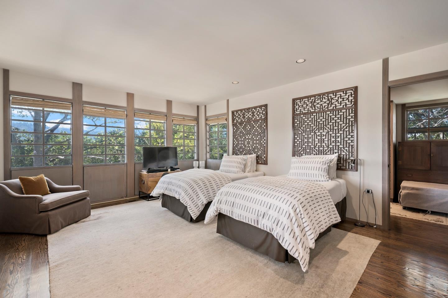 Detail Gallery Image 19 of 38 For 25 Toro Ct, Portola Valley,  CA 94028 - 3 Beds | 3 Baths