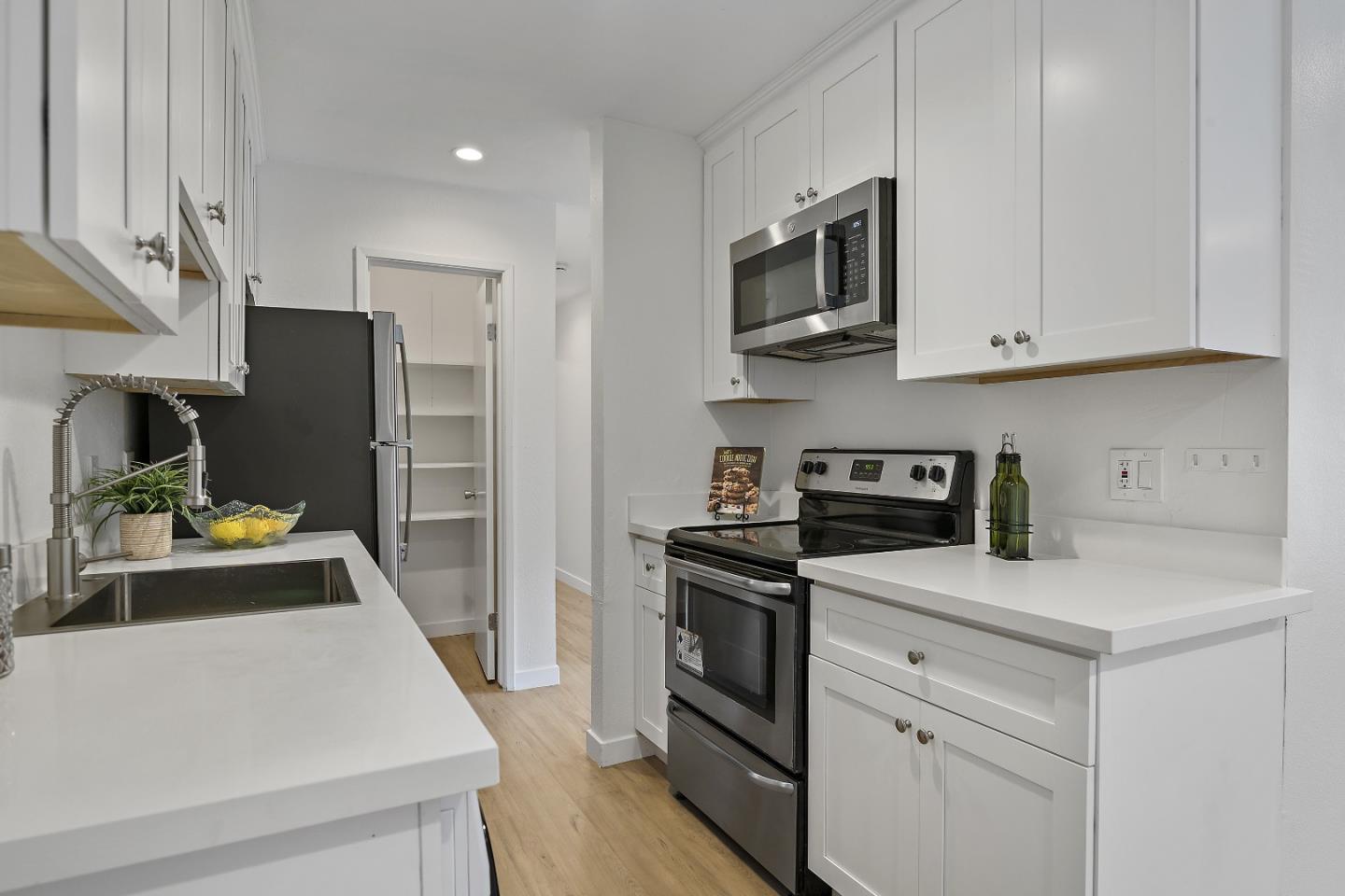 Detail Gallery Image 7 of 20 For 410 Auburn Way #19,  San Jose,  CA 95129 - 2 Beds | 1 Baths