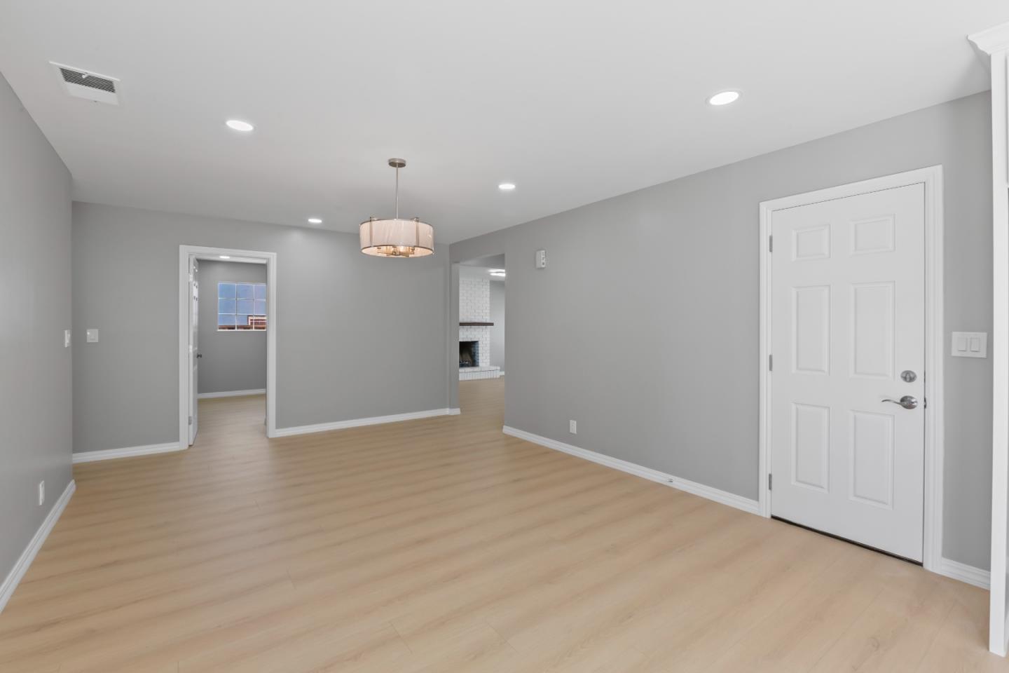Detail Gallery Image 17 of 44 For 2749 Scottsdale Dr, San Jose,  CA 95148 - 4 Beds | 2 Baths