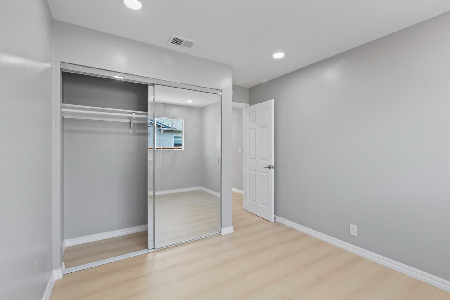 Detail Gallery Image 19 of 44 For 2749 Scottsdale Dr, San Jose,  CA 95148 - 4 Beds | 2 Baths