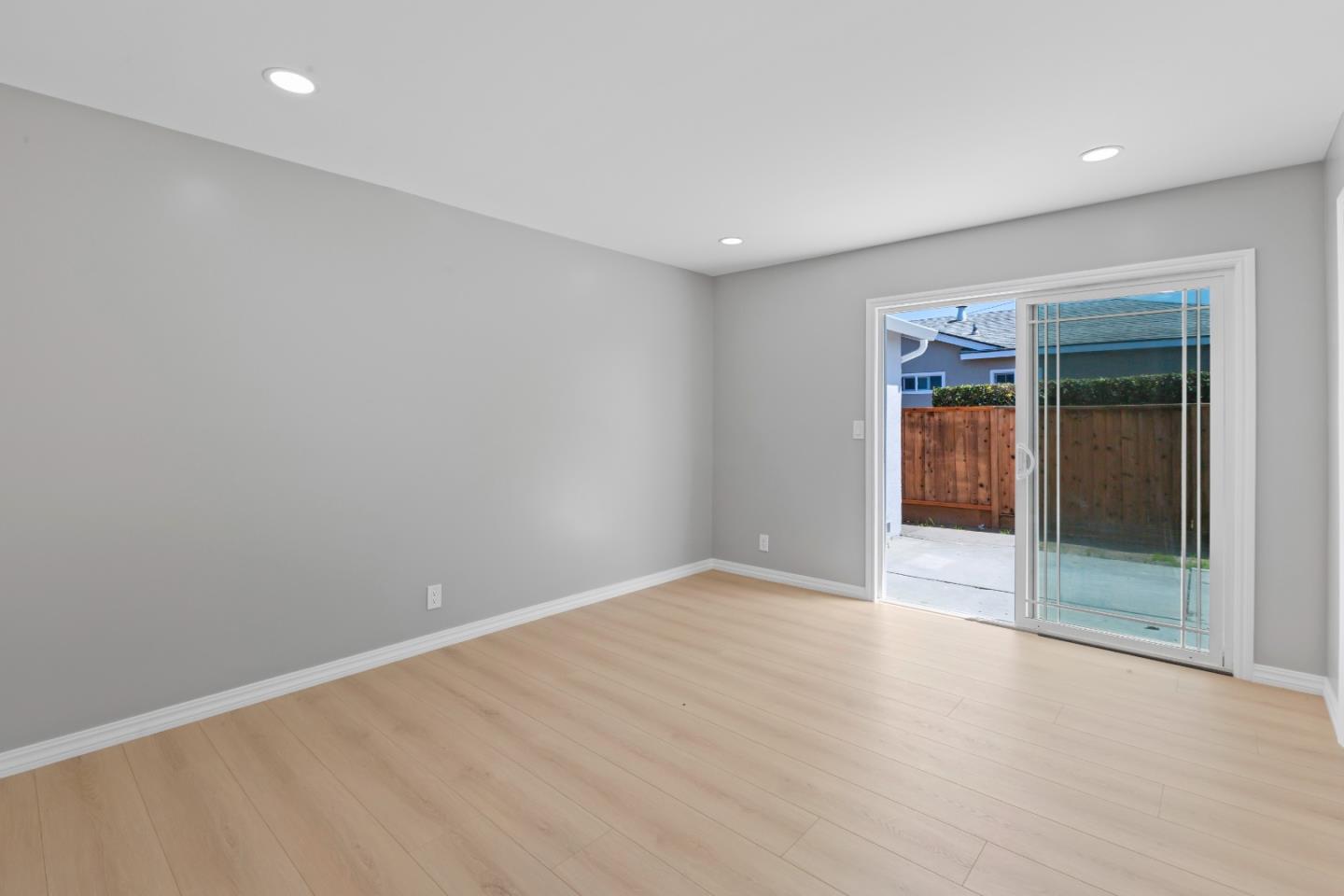 Detail Gallery Image 27 of 44 For 2749 Scottsdale Dr, San Jose,  CA 95148 - 4 Beds | 2 Baths