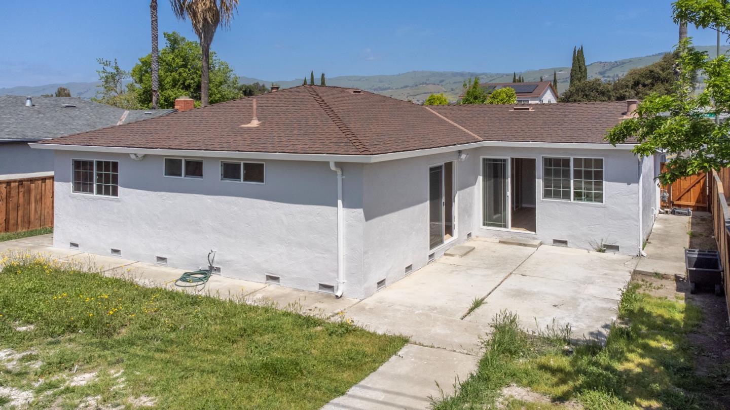 Detail Gallery Image 38 of 44 For 2749 Scottsdale Dr, San Jose,  CA 95148 - 4 Beds | 2 Baths
