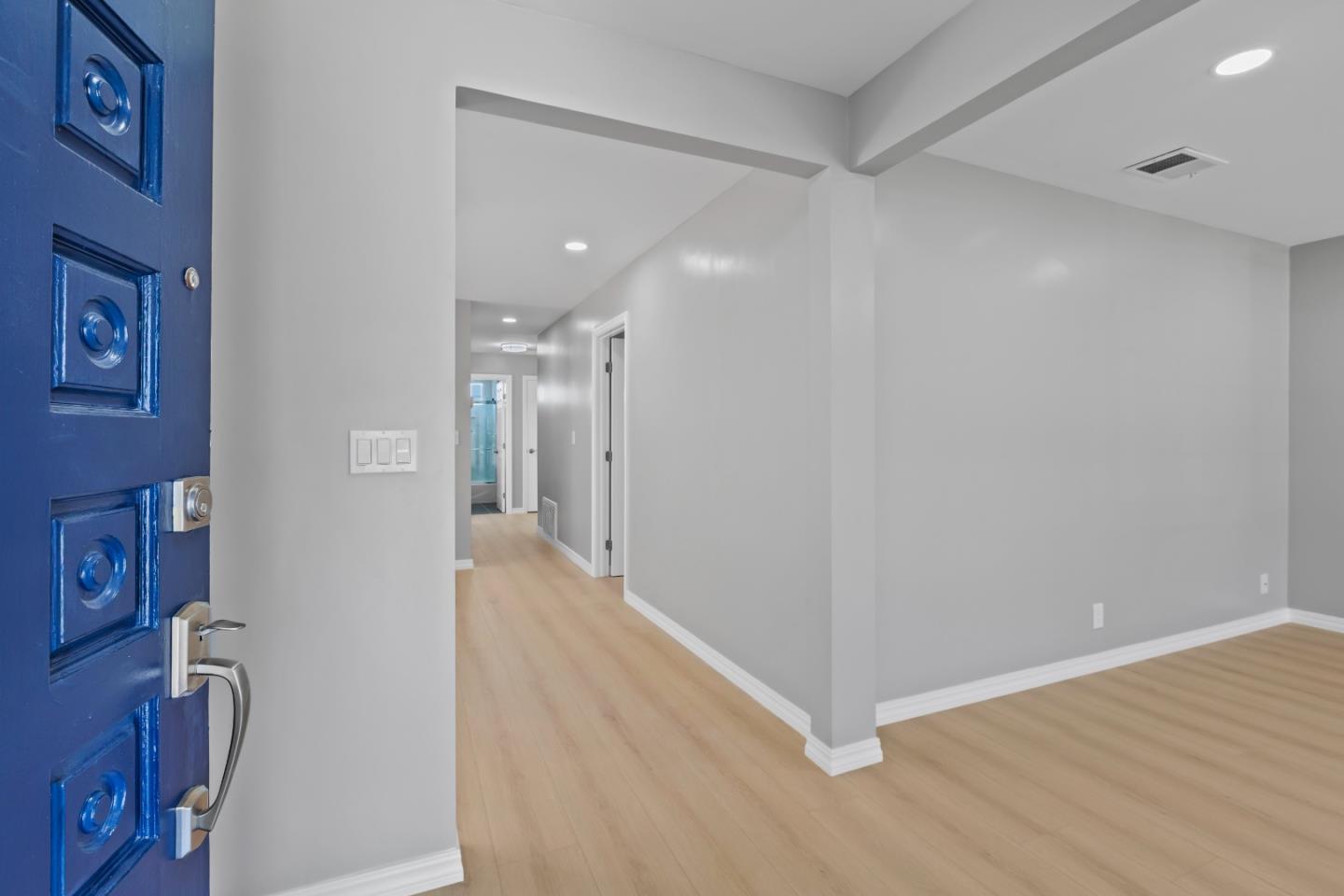Detail Gallery Image 4 of 44 For 2749 Scottsdale Dr, San Jose,  CA 95148 - 4 Beds | 2 Baths