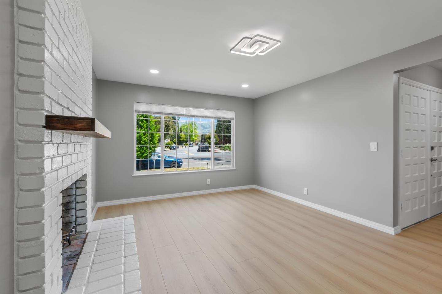 Detail Gallery Image 5 of 44 For 2749 Scottsdale Dr, San Jose,  CA 95148 - 4 Beds | 2 Baths