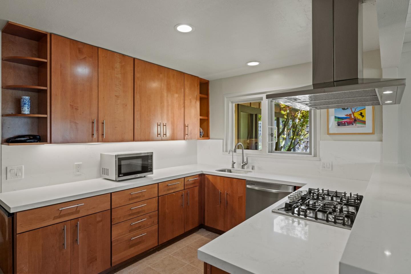 Detail Gallery Image 14 of 39 For 3483 Ocean Ave, Carmel,  CA 93923 - 2 Beds | 2 Baths
