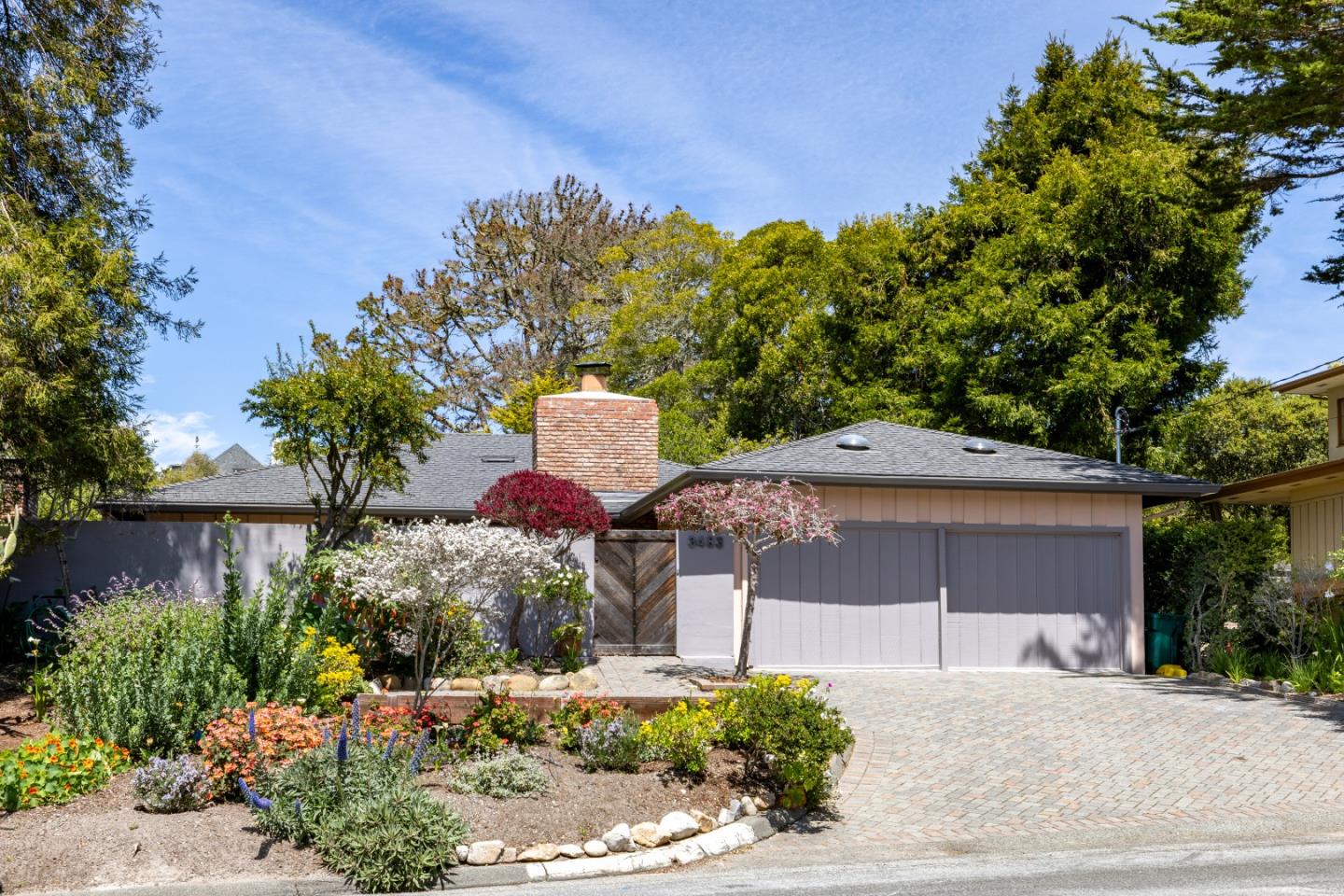 Detail Gallery Image 2 of 39 For 3483 Ocean Ave, Carmel,  CA 93923 - 2 Beds | 2 Baths