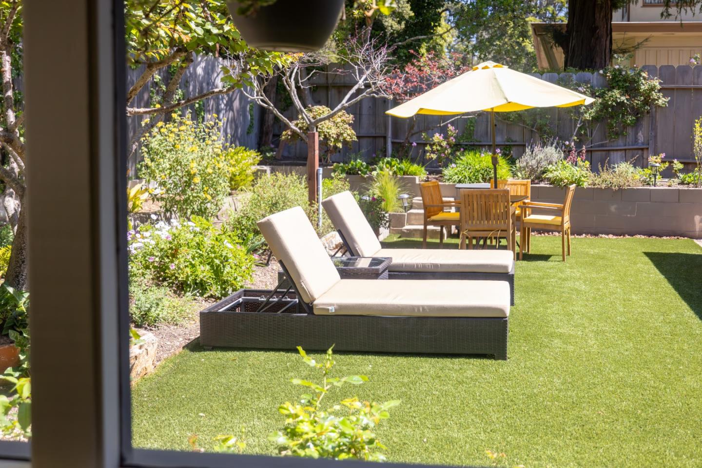 Detail Gallery Image 20 of 39 For 3483 Ocean Ave, Carmel,  CA 93923 - 2 Beds | 2 Baths