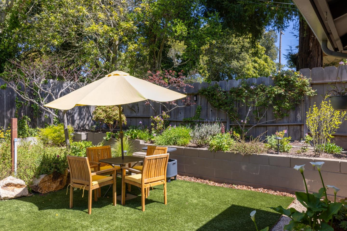 Detail Gallery Image 35 of 39 For 3483 Ocean Ave, Carmel,  CA 93923 - 2 Beds | 2 Baths