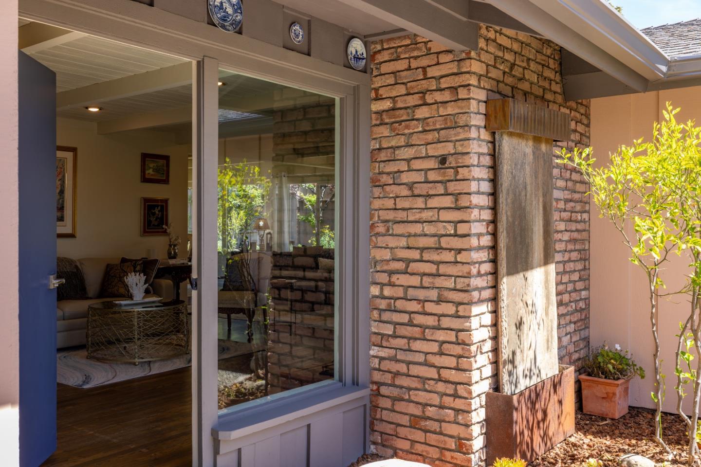 Detail Gallery Image 6 of 39 For 3483 Ocean Ave, Carmel,  CA 93923 - 2 Beds | 2 Baths