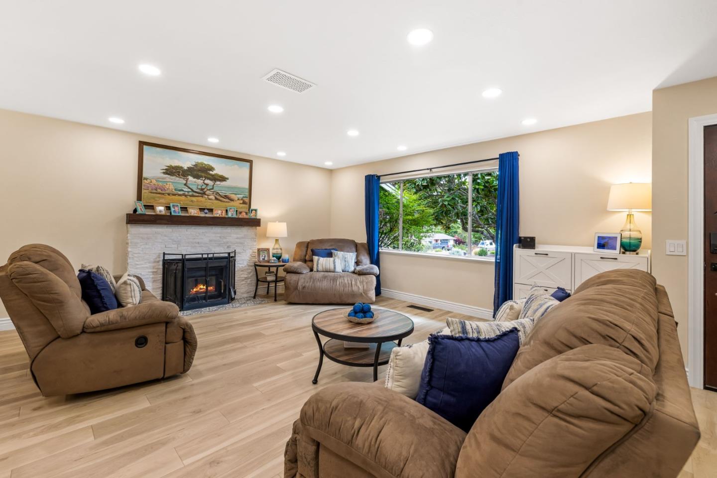 Detail Gallery Image 7 of 71 For 2040 Marsala Cir, Monterey,  CA 93940 - 3 Beds | 2 Baths