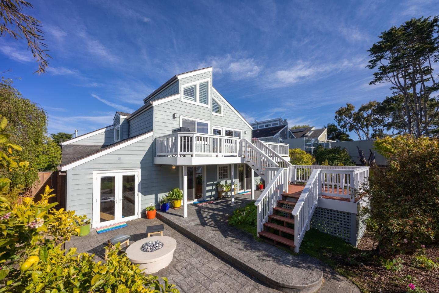 Detail Gallery Image 5 of 64 For 628 Alsace Loraine Ave, Half Moon Bay,  CA 94019 - 4 Beds | 3 Baths