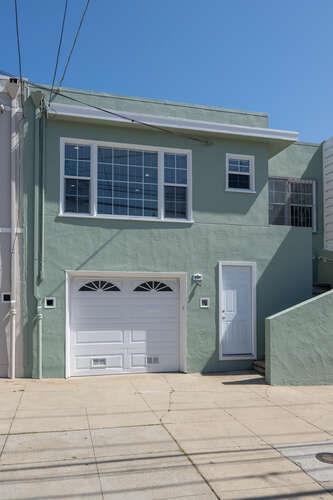 Detail Gallery Image 3 of 42 For 1870 Egbert Ave, San Francisco,  CA 94124 - 3 Beds | 2 Baths