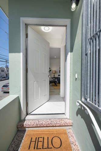 Detail Gallery Image 5 of 42 For 1870 Egbert Ave, San Francisco,  CA 94124 - 3 Beds | 2 Baths