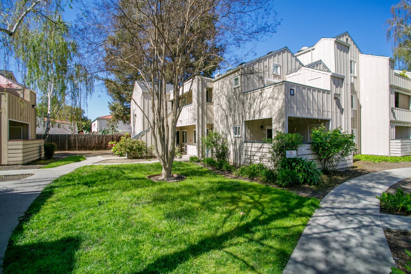 Detail Gallery Image 2 of 28 For 37 Monte Verano Ct, San Jose,  CA 95116 - 1 Beds | 1 Baths