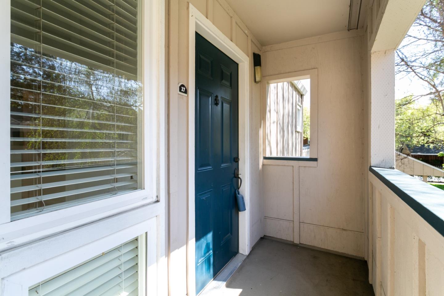 Detail Gallery Image 6 of 28 For 37 Monte Verano Ct, San Jose,  CA 95116 - 1 Beds | 1 Baths