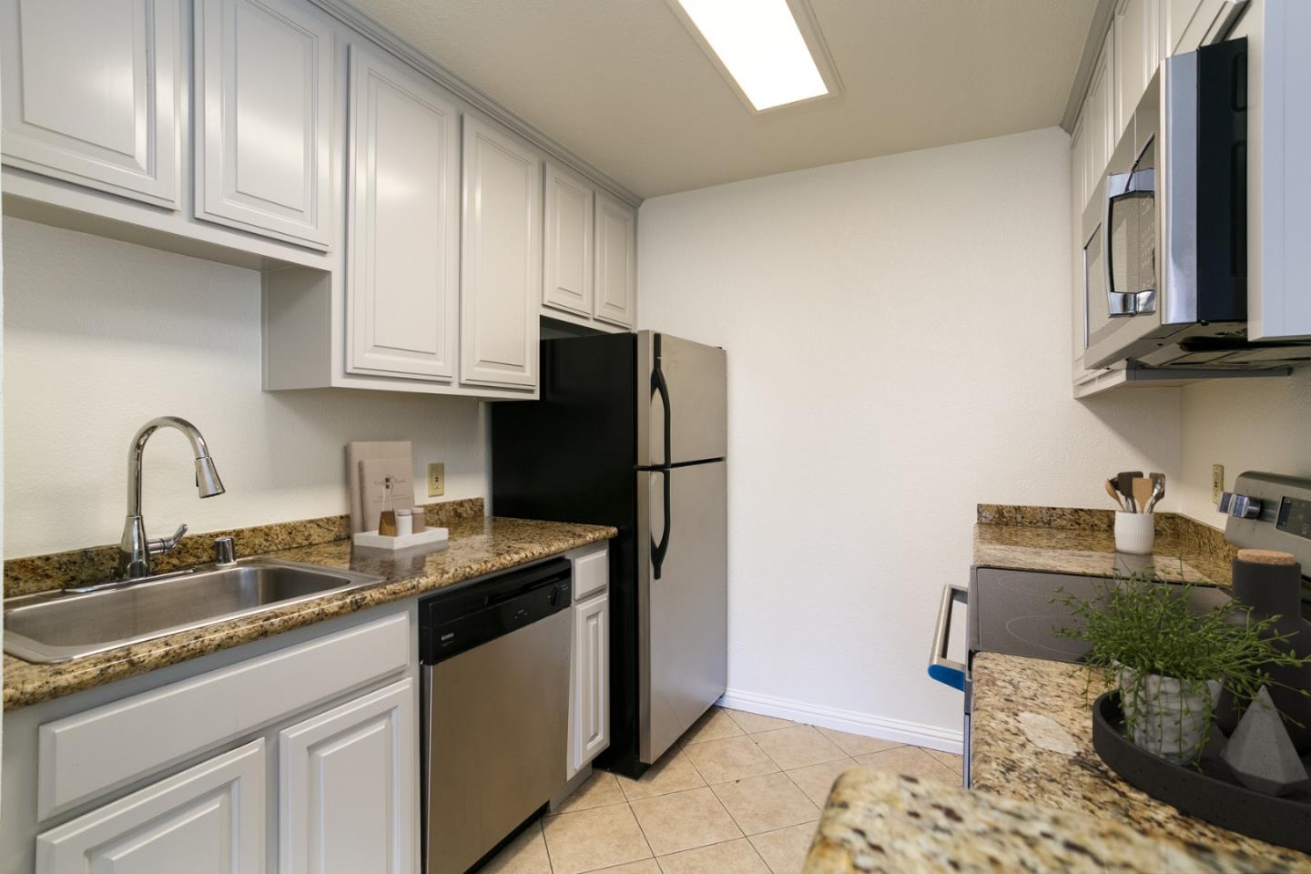 Detail Gallery Image 9 of 28 For 37 Monte Verano Ct, San Jose,  CA 95116 - 1 Beds | 1 Baths