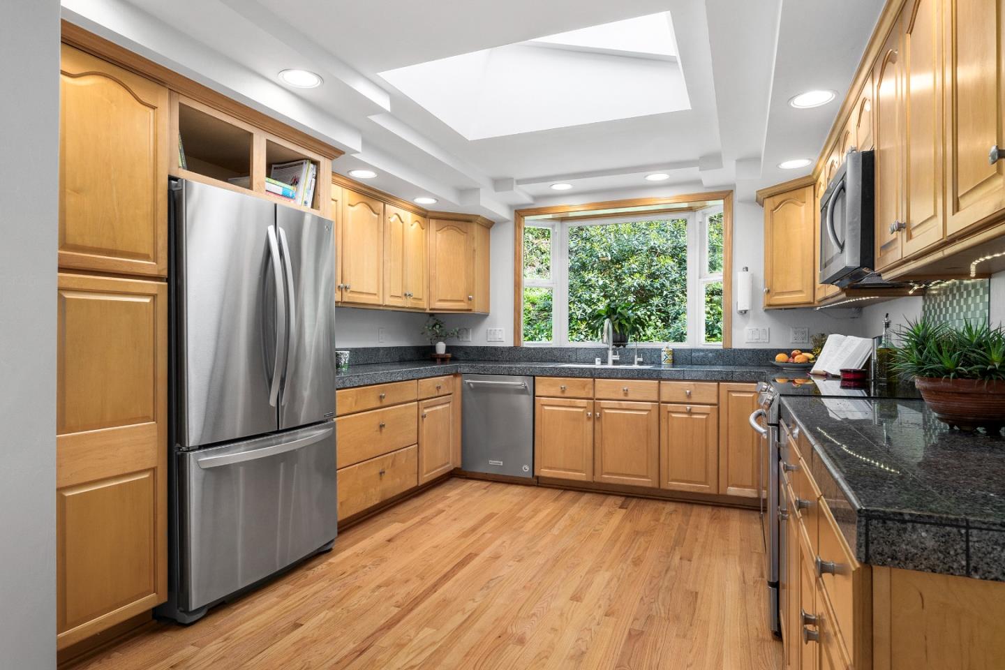 Detail Gallery Image 11 of 54 For 624 Cathedral Dr, Aptos,  CA 95003 - 3 Beds | 2 Baths