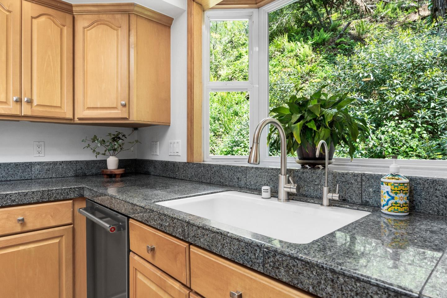 Detail Gallery Image 13 of 54 For 624 Cathedral Dr, Aptos,  CA 95003 - 3 Beds | 2 Baths