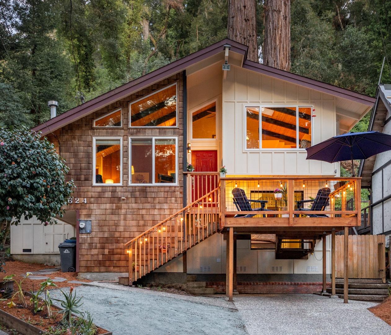 Detail Gallery Image 2 of 54 For 624 Cathedral Dr, Aptos,  CA 95003 - 3 Beds | 2 Baths