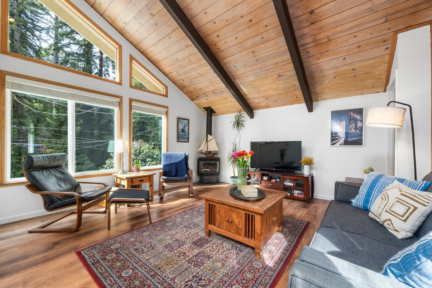 Detail Gallery Image 4 of 54 For 624 Cathedral Dr, Aptos,  CA 95003 - 3 Beds | 2 Baths