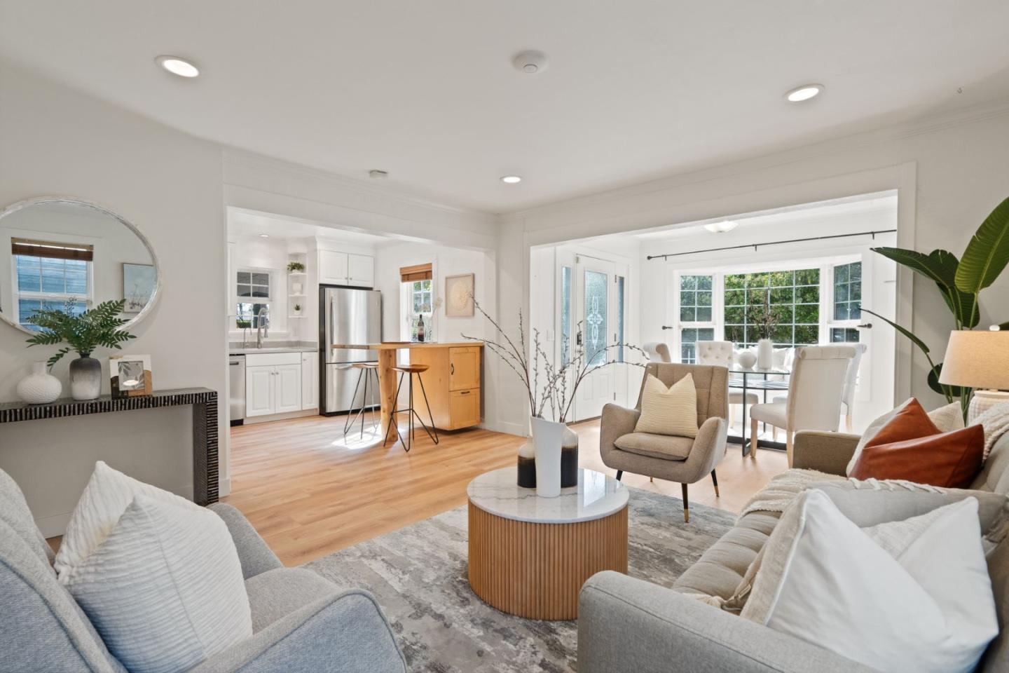 Detail Gallery Image 12 of 66 For 1570 Thompson Ave, Santa Cruz,  CA 95062 - 3 Beds | 2 Baths