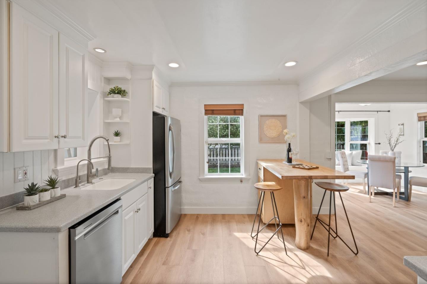 Detail Gallery Image 16 of 66 For 1570 Thompson Ave, Santa Cruz,  CA 95062 - 3 Beds | 2 Baths