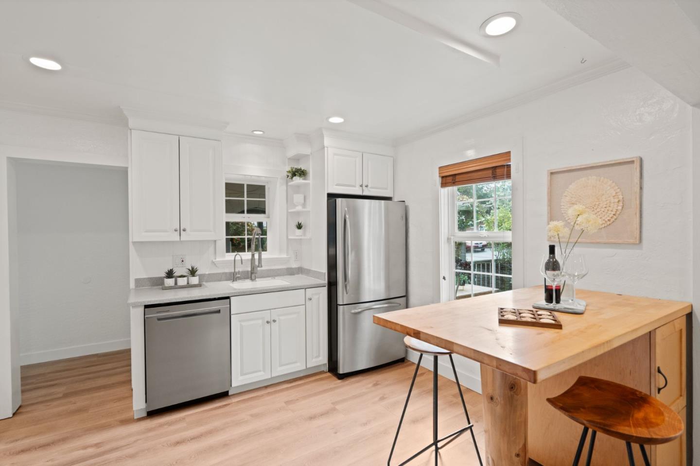 Detail Gallery Image 17 of 66 For 1570 Thompson Ave, Santa Cruz,  CA 95062 - 3 Beds | 2 Baths