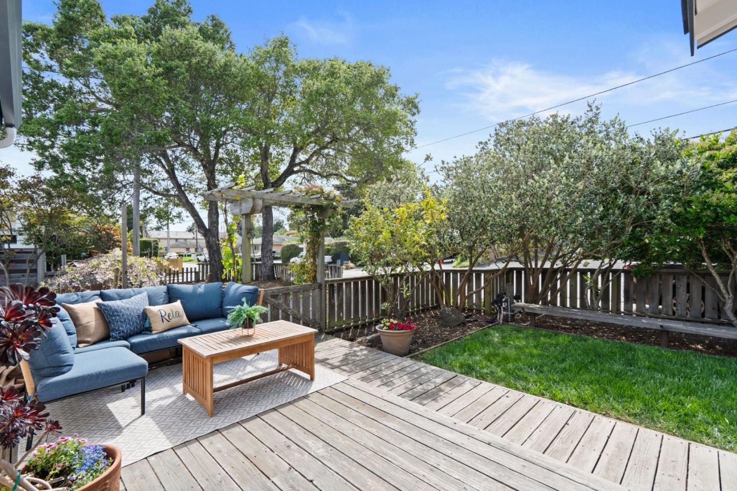 Detail Gallery Image 2 of 66 For 1570 Thompson Ave, Santa Cruz,  CA 95062 - 3 Beds | 2 Baths