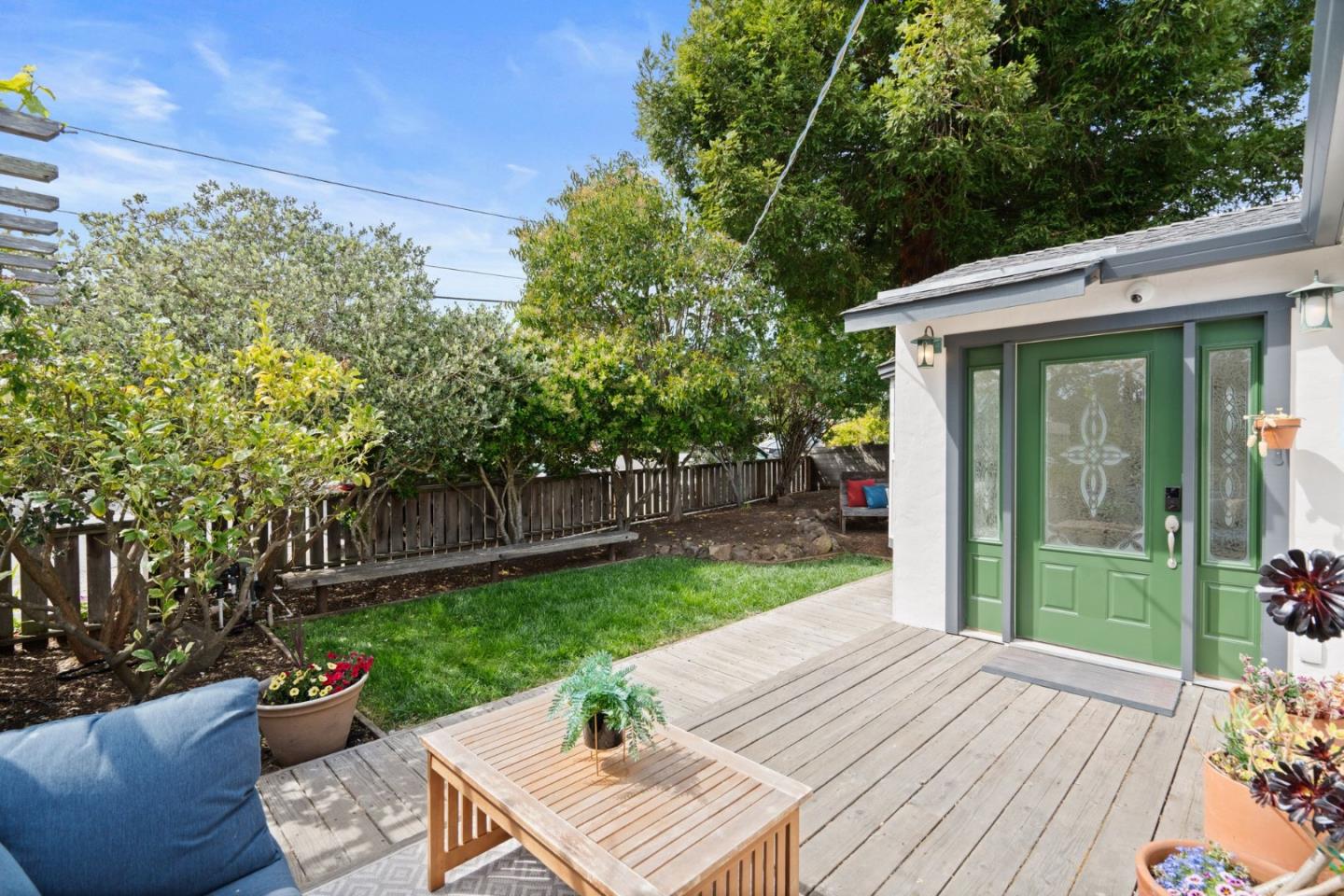 Detail Gallery Image 3 of 66 For 1570 Thompson Ave, Santa Cruz,  CA 95062 - 3 Beds | 2 Baths
