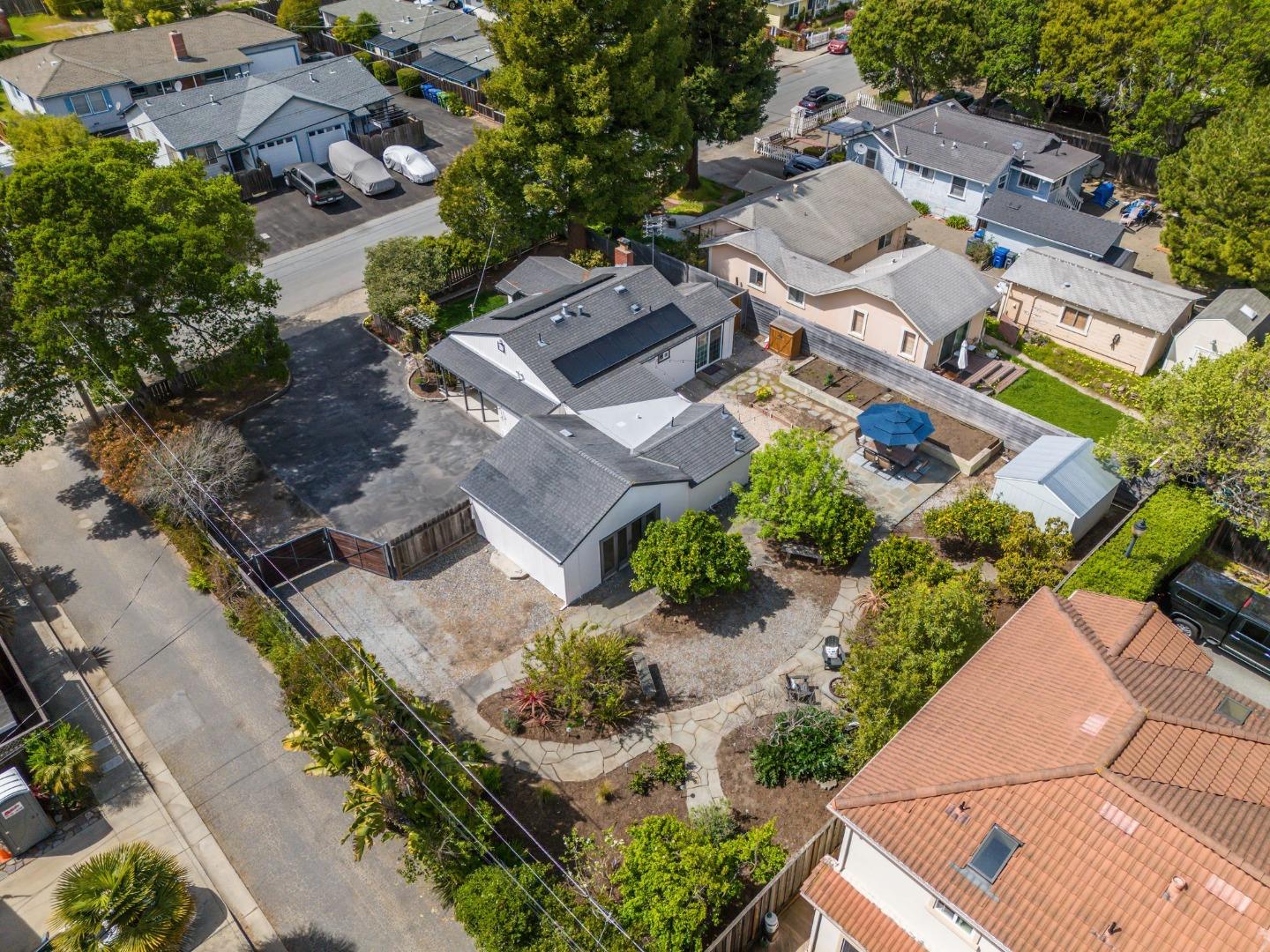 Detail Gallery Image 62 of 66 For 1570 Thompson Ave, Santa Cruz,  CA 95062 - 3 Beds | 2 Baths