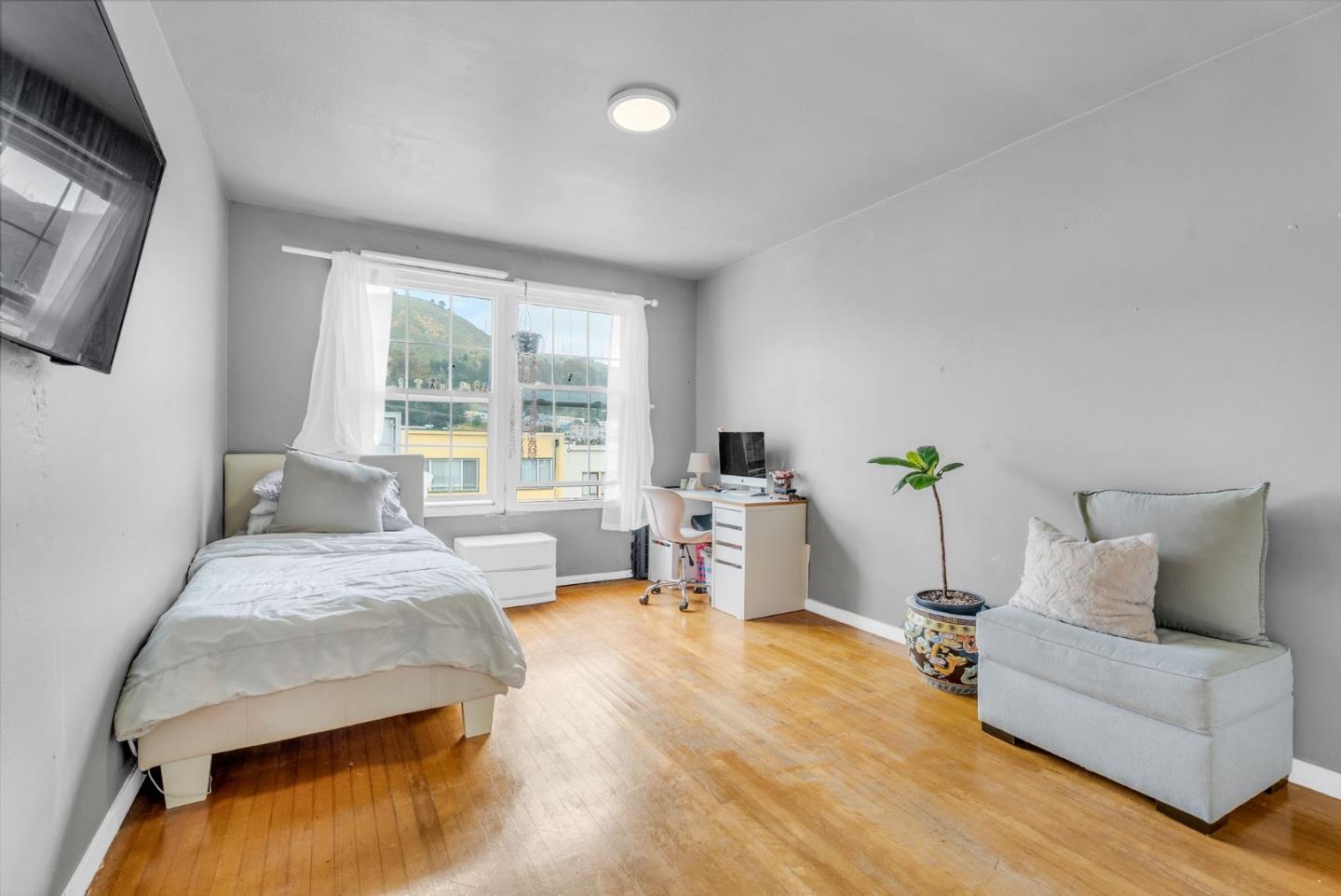 Detail Gallery Image 18 of 46 For 524 Lausanne Ave, Daly City,  CA 94014 - 3 Beds | 1/1 Baths