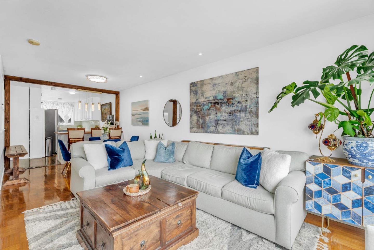 Detail Gallery Image 2 of 46 For 524 Lausanne Ave, Daly City,  CA 94014 - 3 Beds | 1/1 Baths