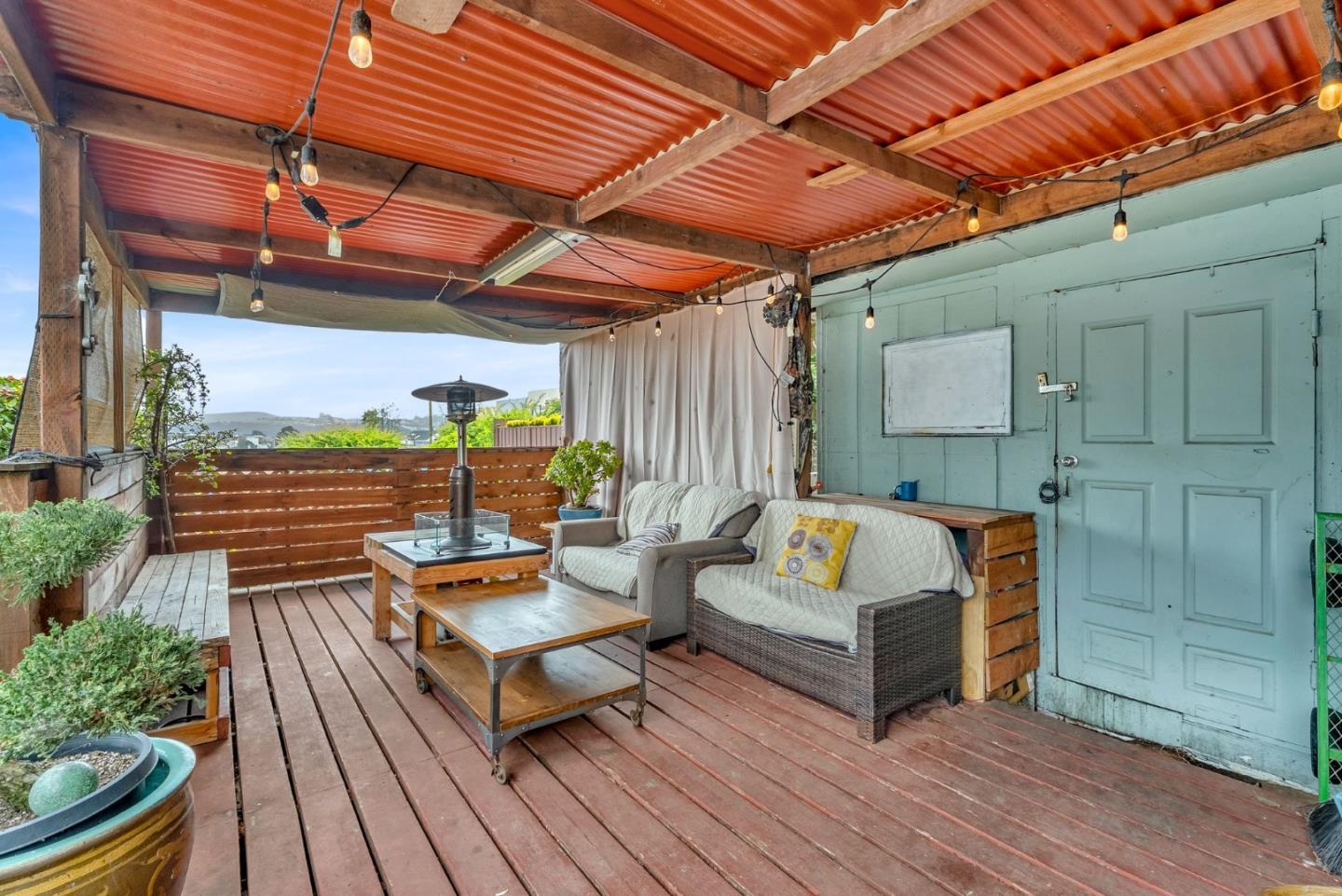 Detail Gallery Image 37 of 46 For 524 Lausanne Ave, Daly City,  CA 94014 - 3 Beds | 1/1 Baths