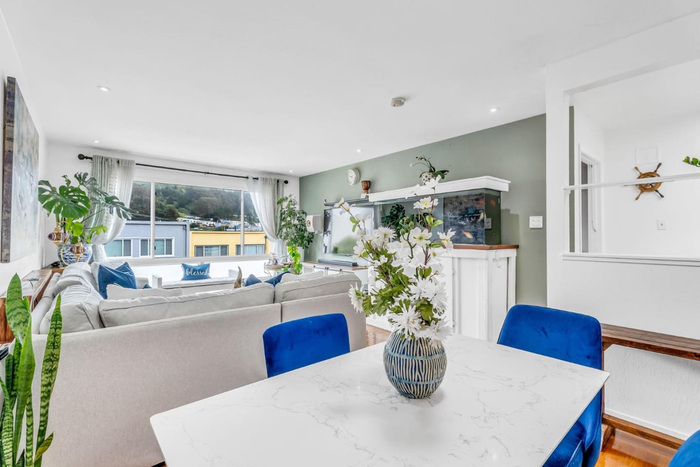 Detail Gallery Image 9 of 46 For 524 Lausanne Ave, Daly City,  CA 94014 - 3 Beds | 1/1 Baths