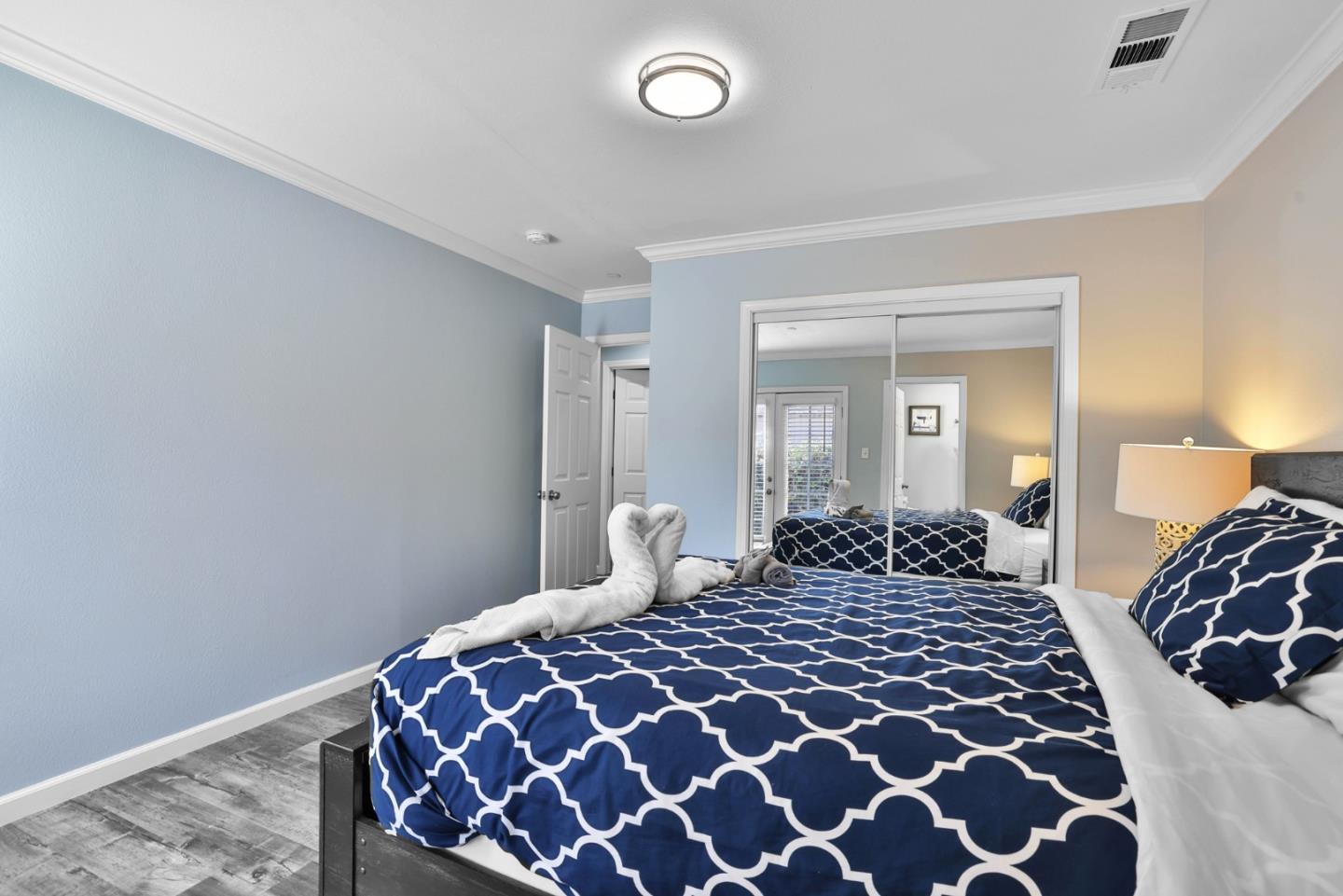 Detail Gallery Image 12 of 35 For 2160 Lincoln St, East Palo Alto,  CA 94303 - 5 Beds | 5 Baths