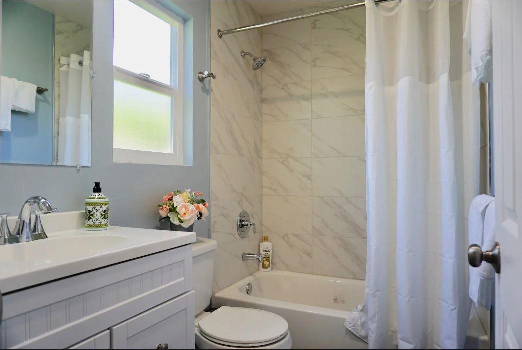 Detail Gallery Image 13 of 35 For 2160 Lincoln St, East Palo Alto,  CA 94303 - 5 Beds | 5 Baths