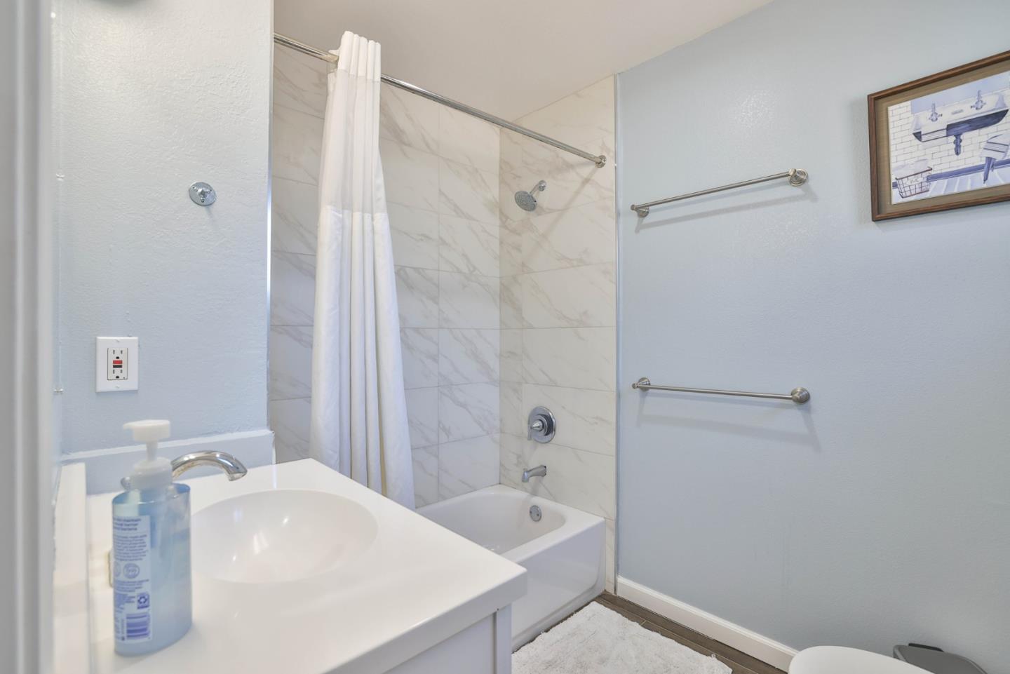 Detail Gallery Image 14 of 35 For 2160 Lincoln St, East Palo Alto,  CA 94303 - 5 Beds | 5 Baths