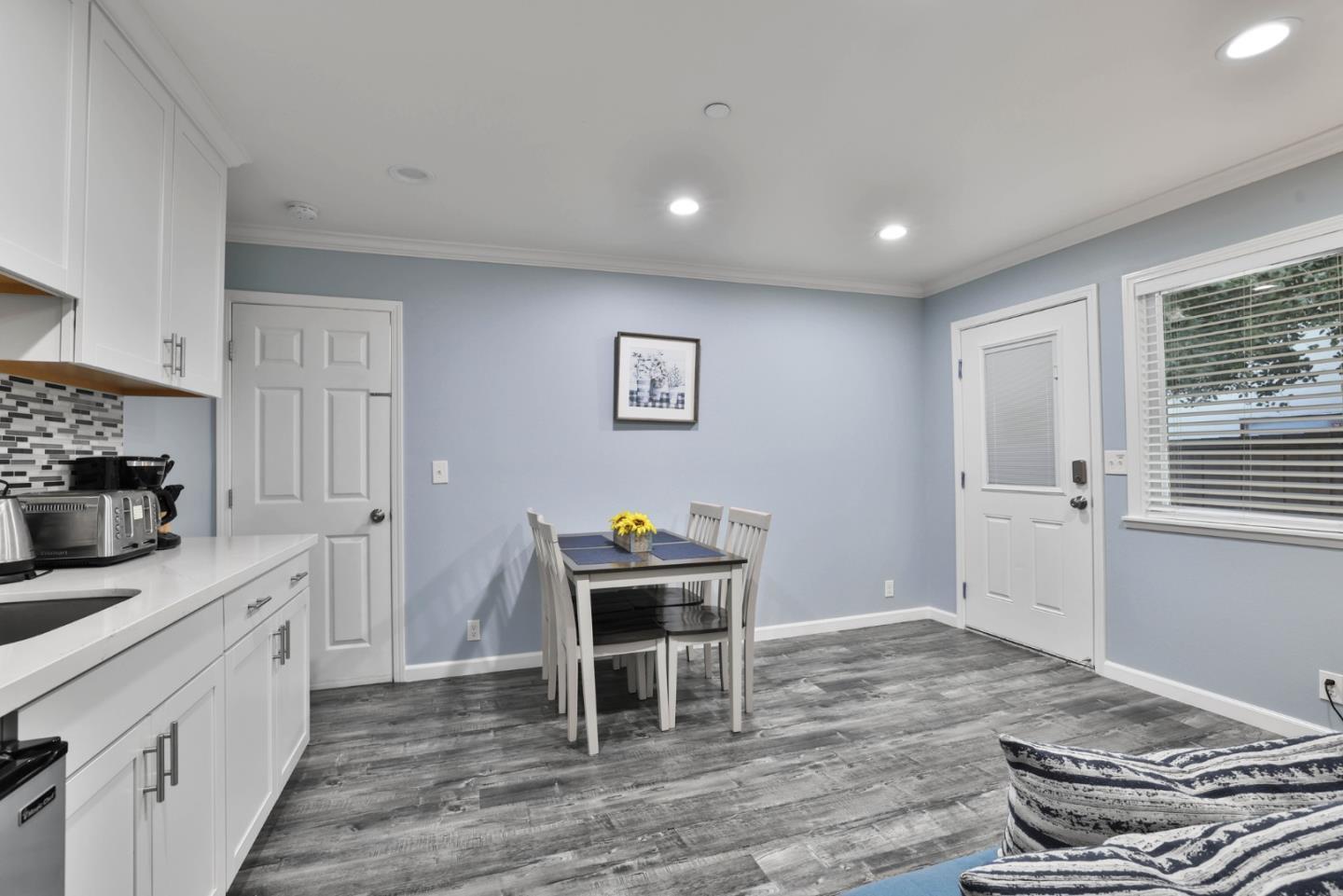 Detail Gallery Image 16 of 35 For 2160 Lincoln St, East Palo Alto,  CA 94303 - 5 Beds | 5 Baths