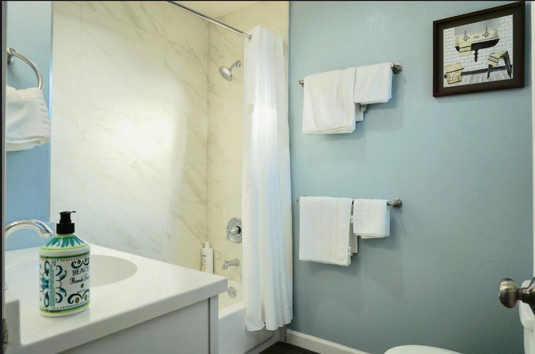 Detail Gallery Image 25 of 35 For 2160 Lincoln St, East Palo Alto,  CA 94303 - 5 Beds | 5 Baths